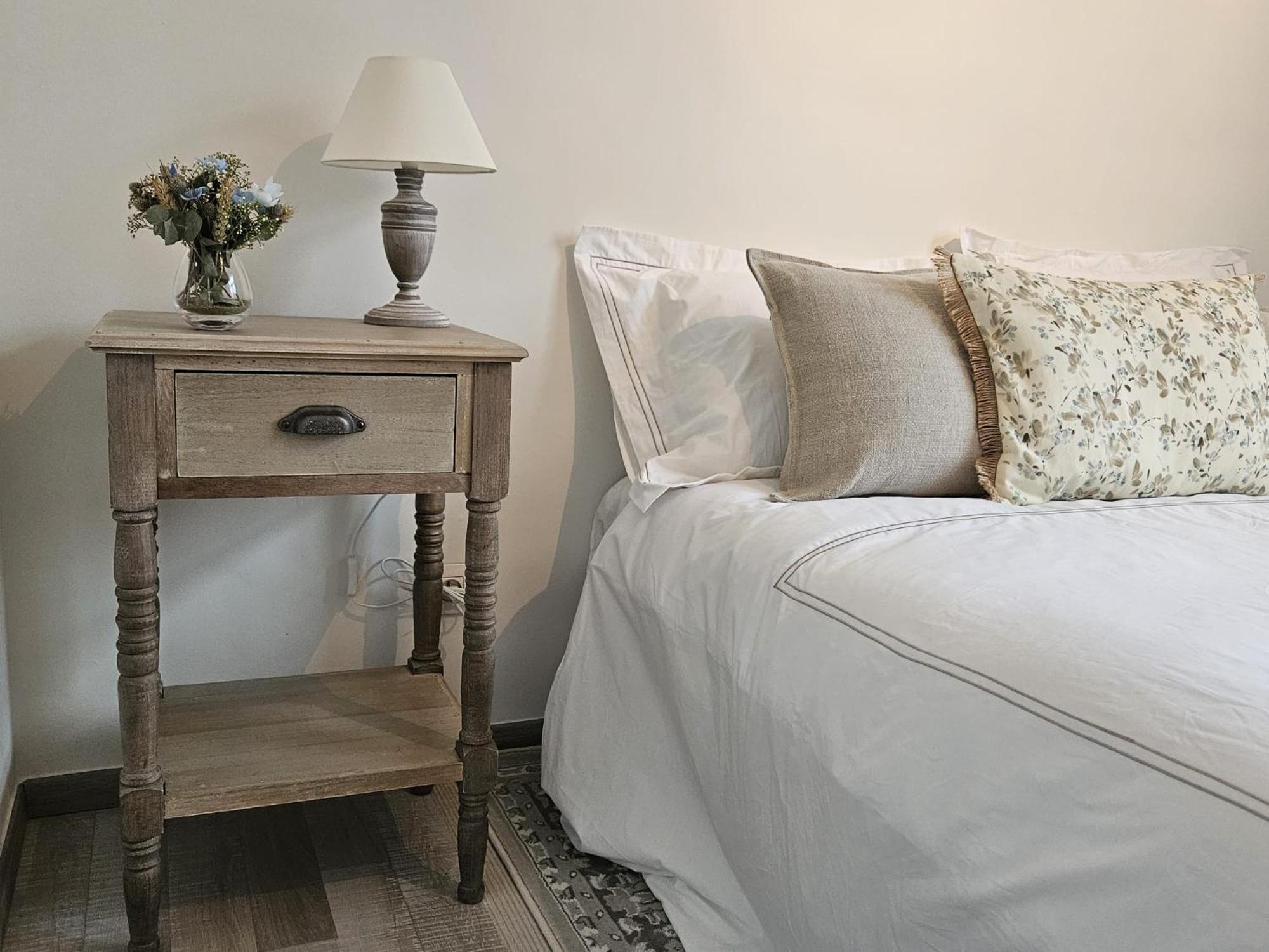Scone - Guestroom - Centre Of In Calm Area Brügge